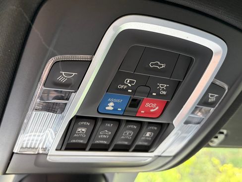 Used 2019 RAM 1500 Limited AWD/4WD image 24