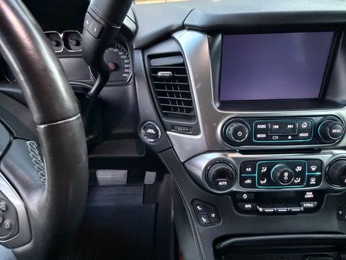 Used 2017 Chevrolet Suburban Premier RWD image 12