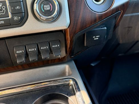 Used 2016 Ford F250 Lariat w/ Lariat Ultimate Package AWD/4WD image 11