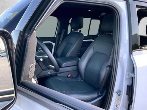 Used 2023 Land Rover Defender 110 S image 13