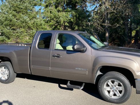 Used 2013 GMC Sierra 1500 SLE w/ Power Tech Package image 1