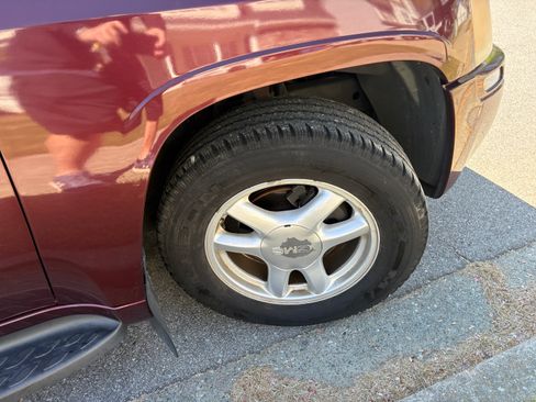 Used 2007 GMC Envoy SLE w/ Cargo Convenience Package image 16