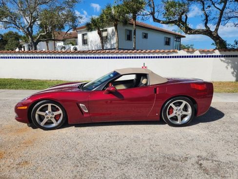 Used 2007 Chevrolet Corvette Convertible 2D w/ Preferred Equipment Group image 2