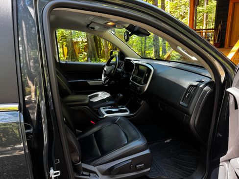 Used 2018 Chevrolet Colorado LT w/ Luxury Package, Chrome AWD/4WD image 11