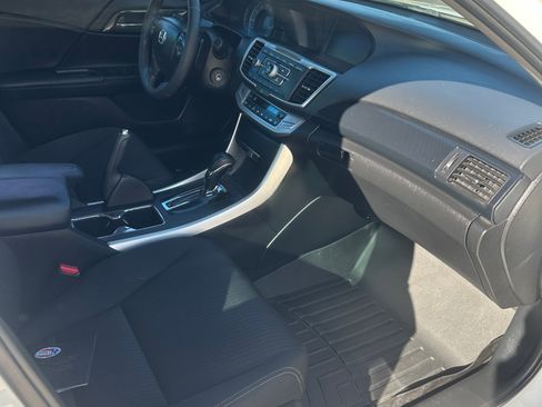 Used 2015 Honda Accord Sport image 9