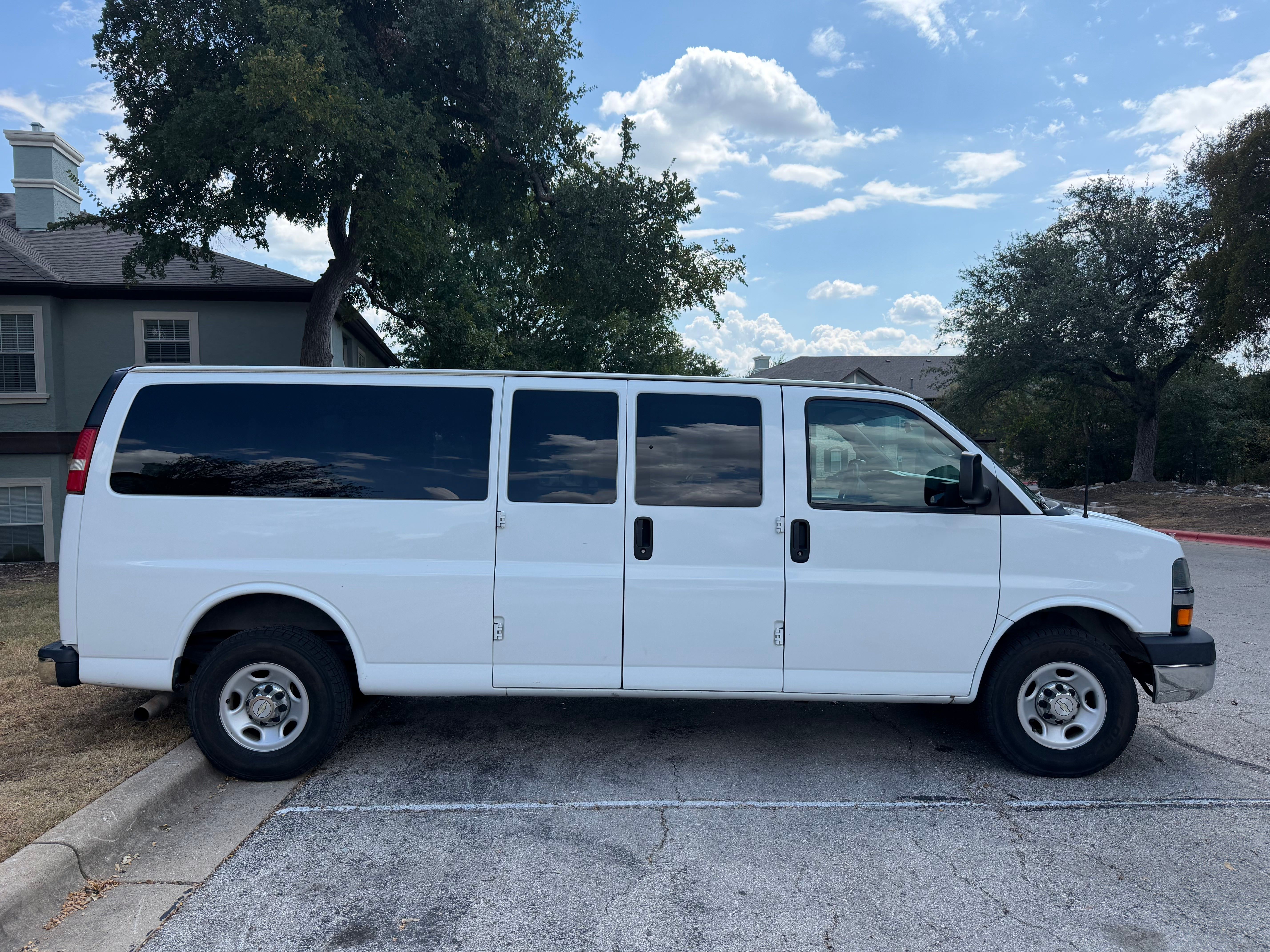 Used 2016 Chevrolet Express 3500 LT w/ LT Preferred Equipment Group RWD image 1