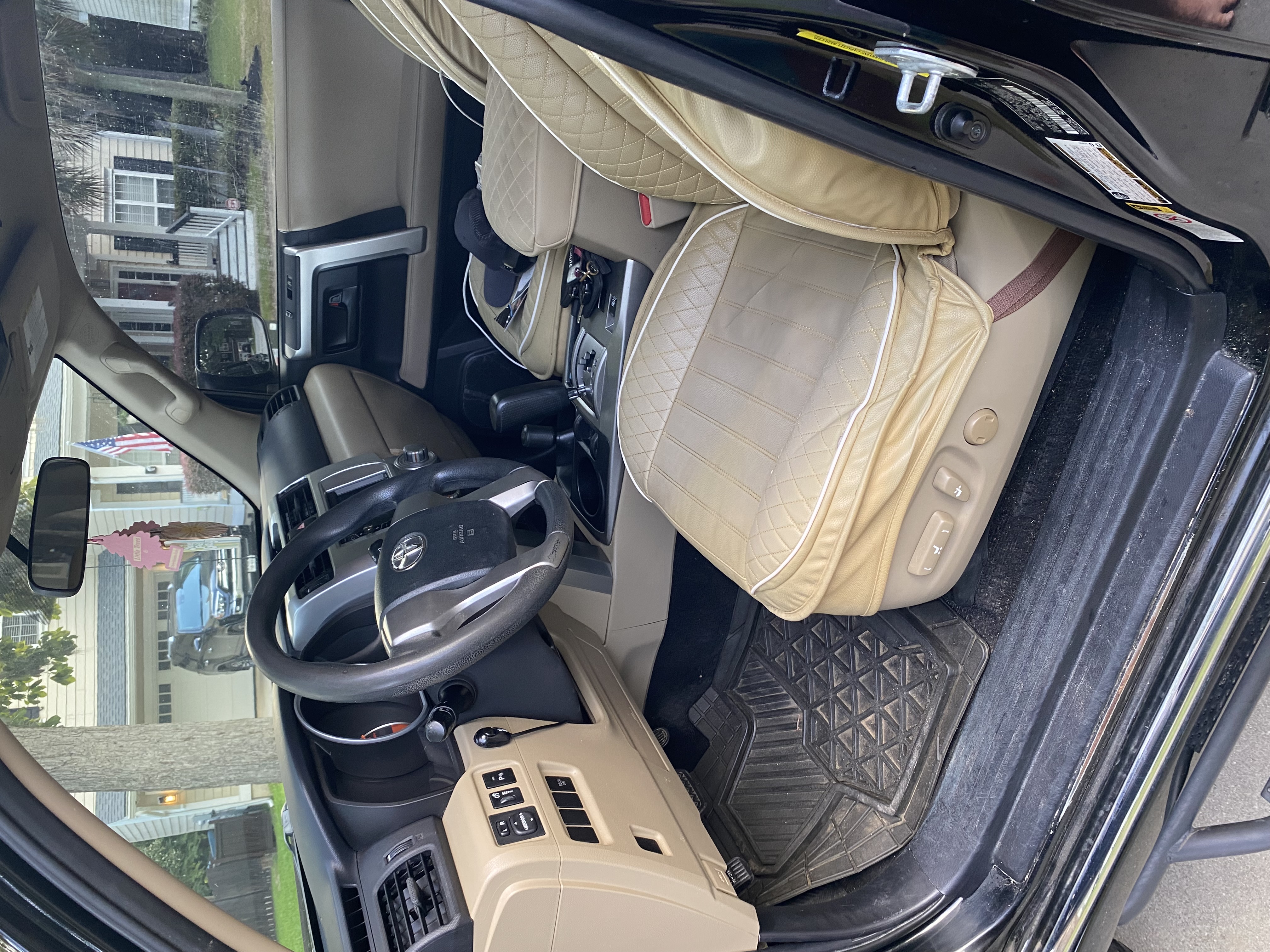 Used 2010 Toyota 4Runner SR5 AWD/4WD image 6