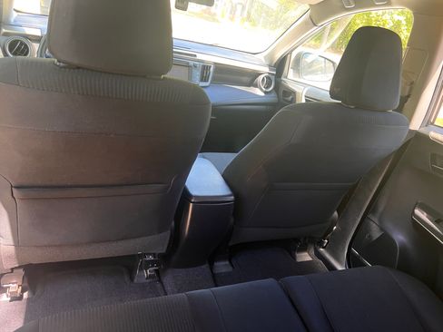 Used 2015 Toyota RAV4 LE image 15