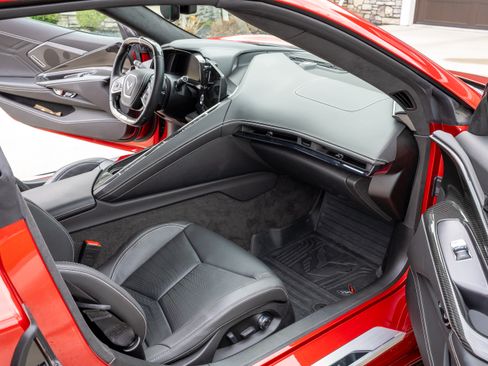 Used 2024 Chevrolet Corvette Z06 w/ Z07 Performance Package image 9