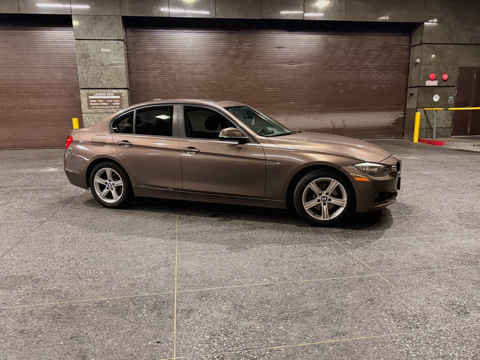 Used 2014 BMW 320i Sedan RWD image 10