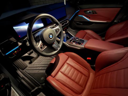 Used 2024 BMW 330i Sedan w/ M Sport Package RWD image 10