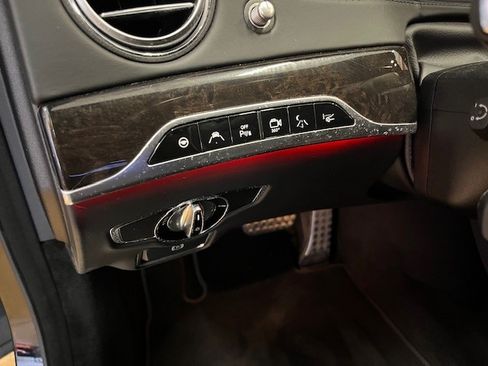 Used 2015 Mercedes-Benz S 63 AMG 4MATIC Sedan image 11