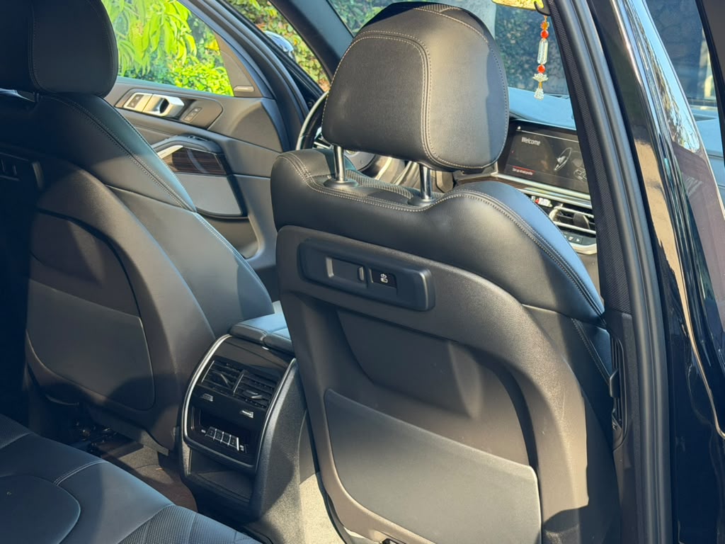 Used 2023 BMW X5 sDrive40i w/ Executive Package RWD image 11