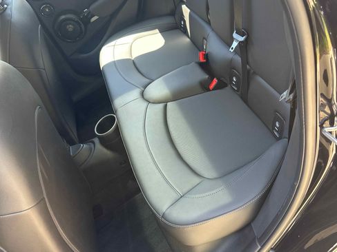 Used 2019 MINI Cooper 4-Door Hardtop w/ Premium Package FWD image 14