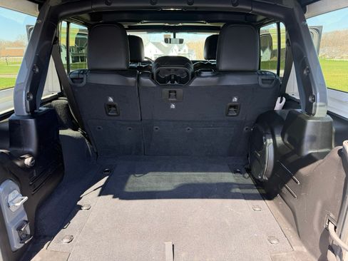 Used 2019 Jeep Wrangler Unlimited Sahara w/ Quick Order Package 24M Moab image 13