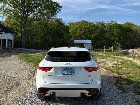 Used 2020 Jaguar F-PACE S image 4