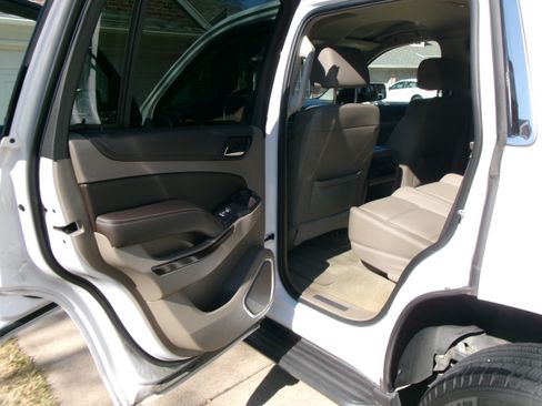 Used 2017 Chevrolet Tahoe LT RWD image 8