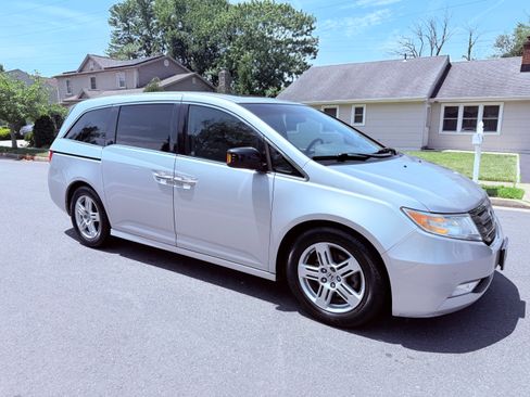 Used 2011 Honda Odyssey Touring Elite image 1
