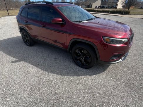 Used 2019 Jeep Cherokee Latitude Plus image 4