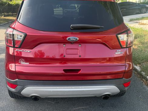 Used 2017 Ford Escape SE AWD/4WD image 5