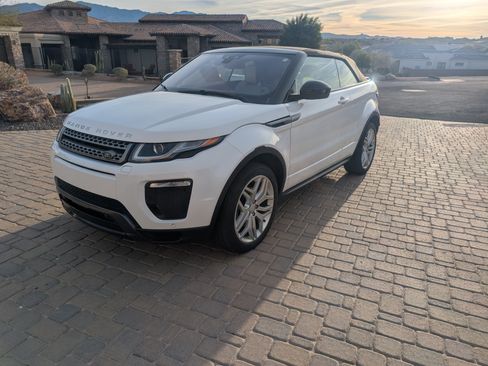Used 2018 Land Rover Range Rover Evoque SE Dynamic image 5