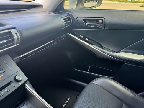 Used 2016 Lexus IS 300 AWD w/ Premium Package image 18