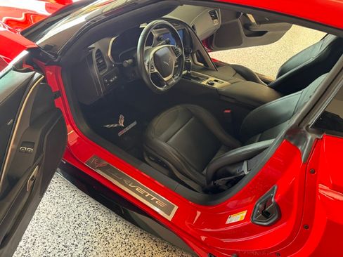 Used 2019 Chevrolet Corvette Z06 RWD image 13