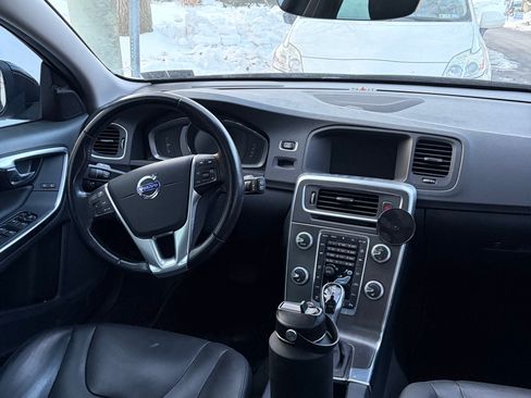 Used 2015 Volvo V60 T5 Platinum FWD image 10