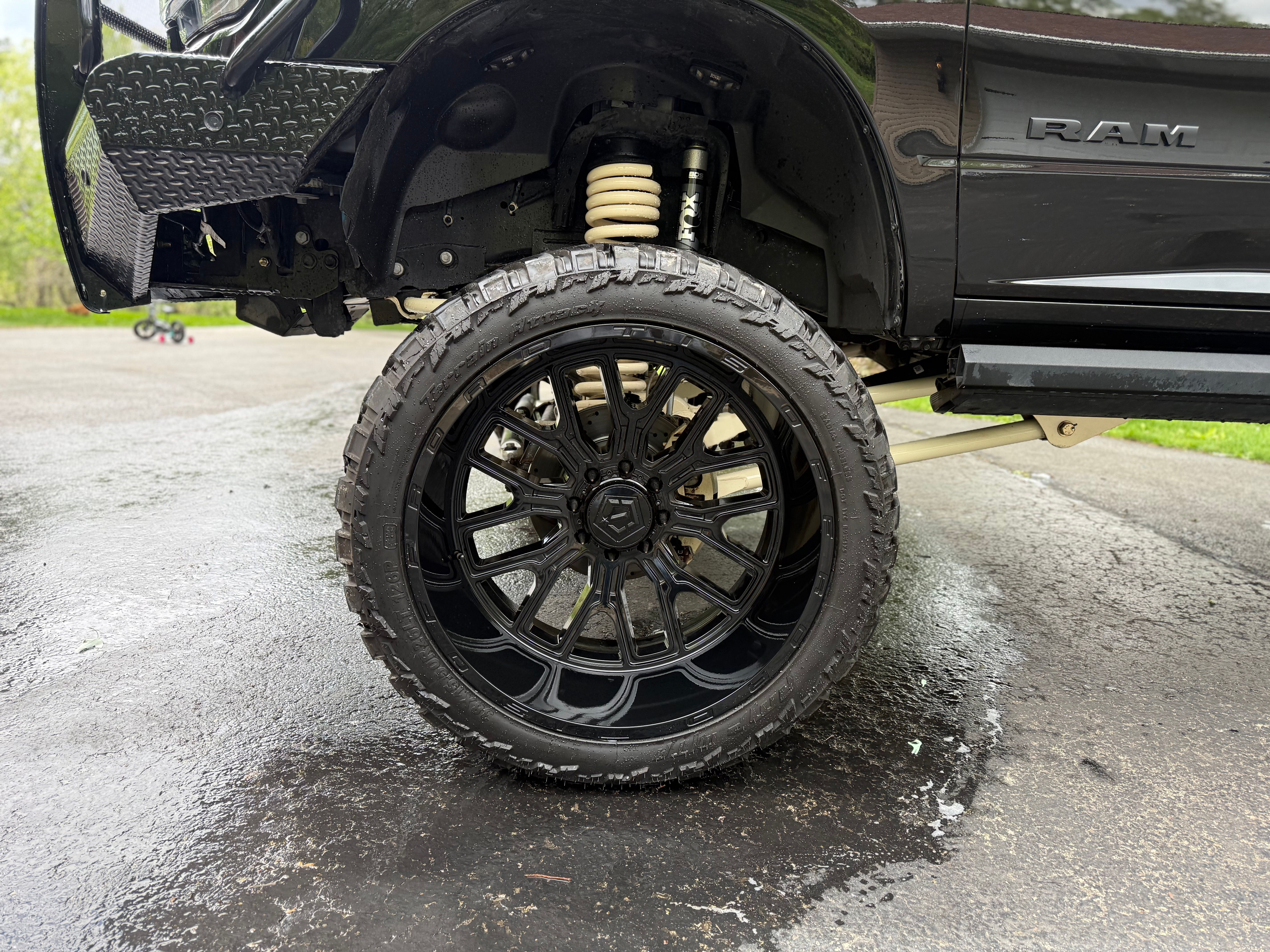Used 2021 RAM 2500 Big Horn w/ Night Edition AWD/4WD image 11