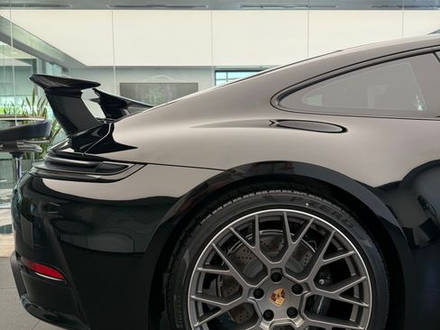 Used 2025 Porsche 911 Carrera image 5