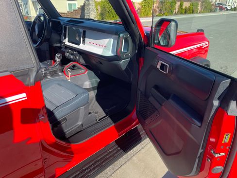 Used 2024 Ford Bronco Heritage Edition image 13