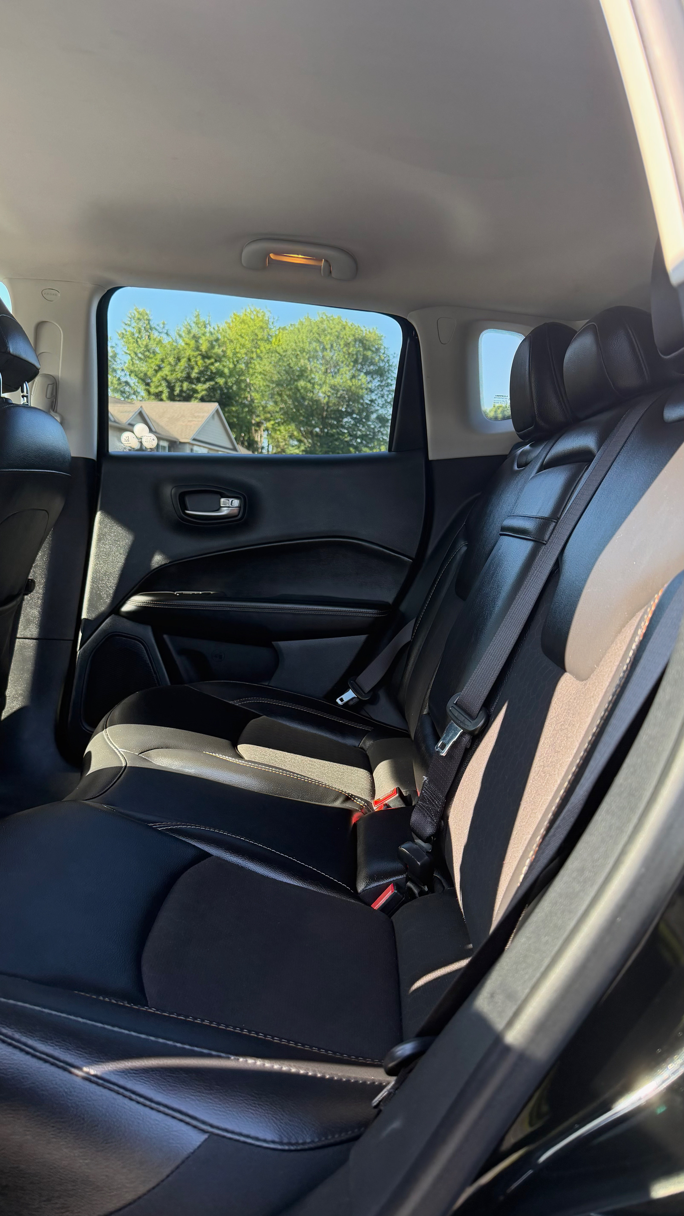 Used 2019 Jeep Compass Latitude w/ Popular Equipment Group FWD image 15