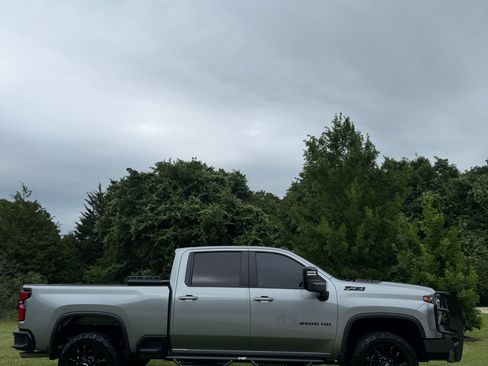 Used 2025 Chevrolet Silverado 2500 LT w/ Trail Boss Package AWD/4WD image 5