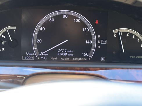 Used 2009 Mercedes-Benz S 550 4MATIC image 6