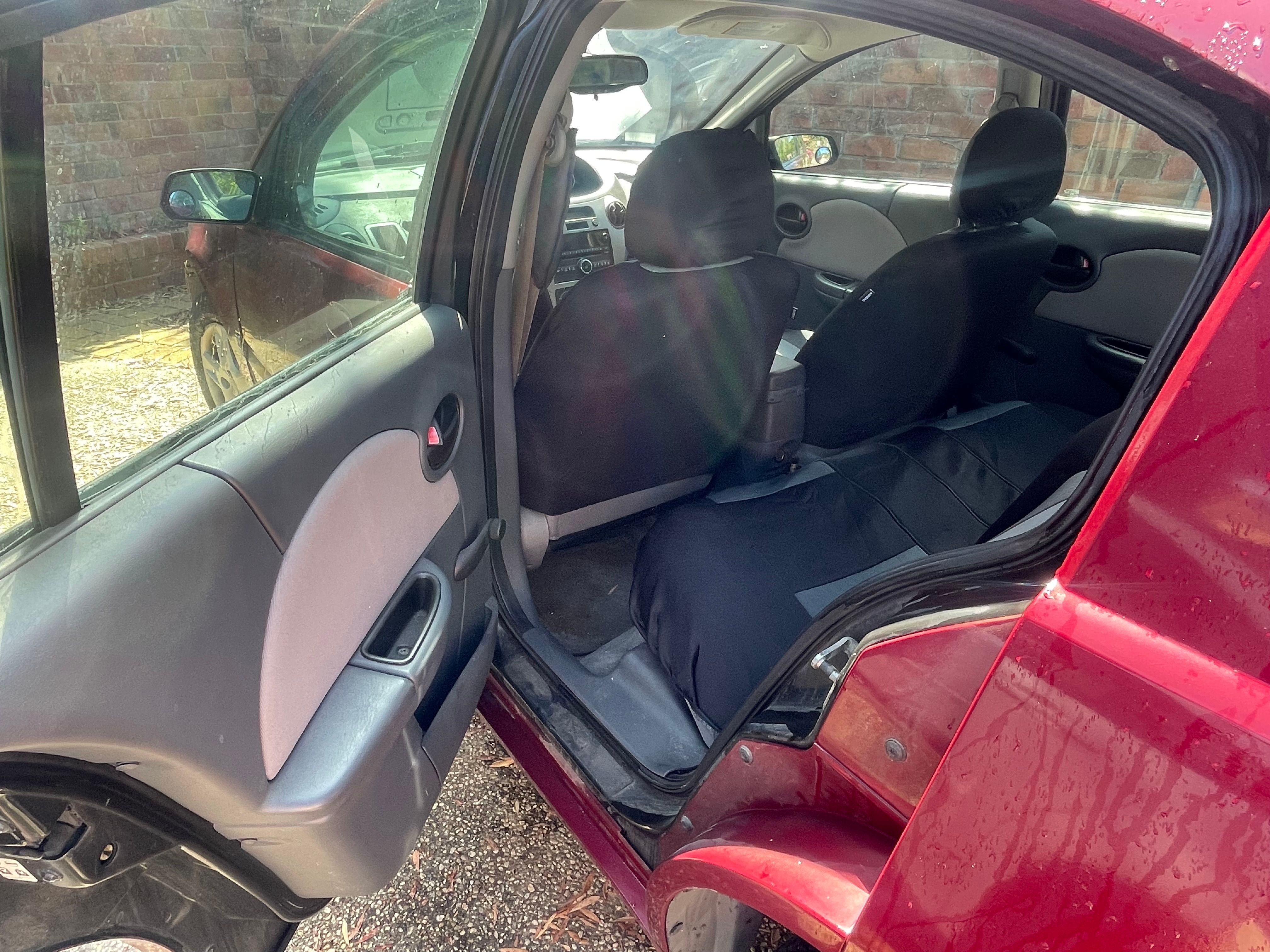 Used 2006 Saturn ION Level 2 FWD image 12
