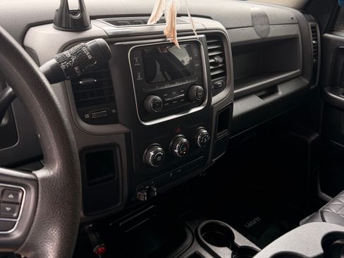 Used 2015 RAM 2500 Tradesman w/ Chrome Appearance Group image 18