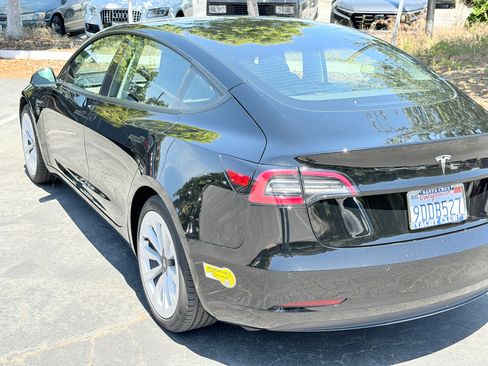 Used 2022 Tesla Model 3 Long Range AWD/4WD image 2