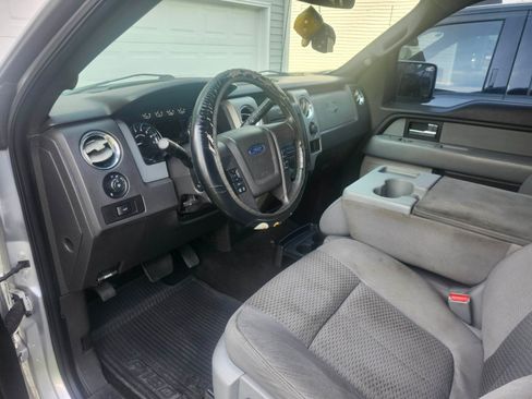 Used 2012 Ford F150 XLT w/ XLT Chrome Pkg image 2