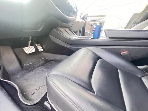 Used 2022 Tesla Model 3 Performance image 14