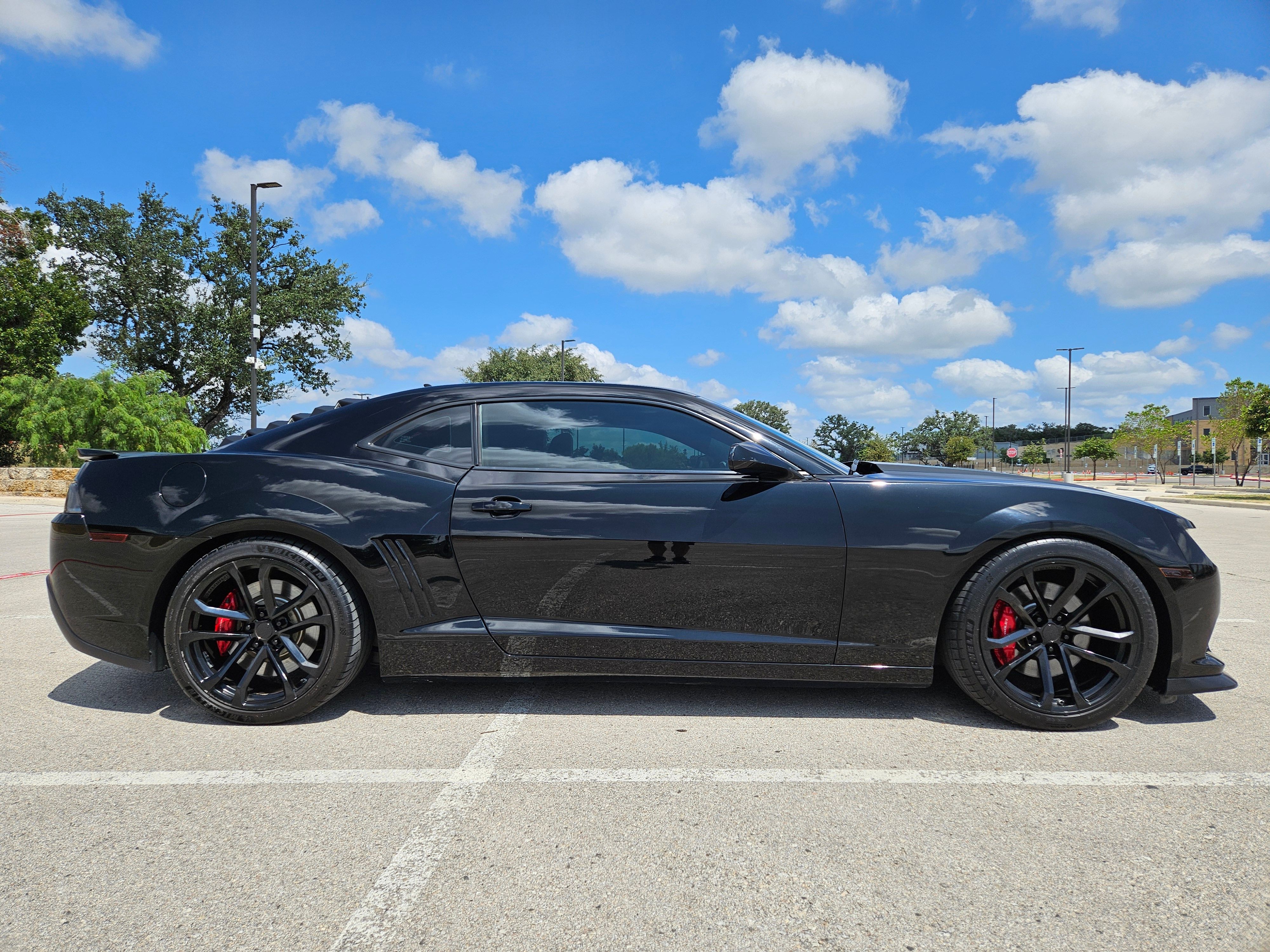 Used 2014 Chevrolet Camaro SS w/ SS Performance Package RWD image 14