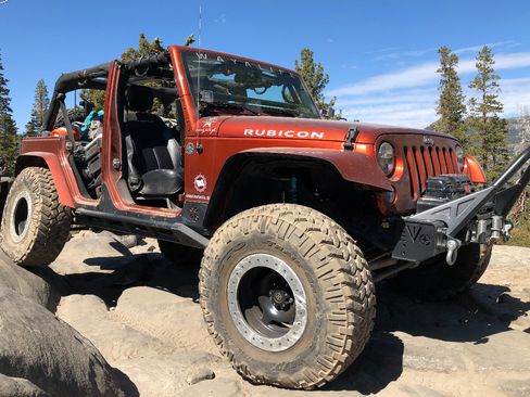 Used 2014 Jeep Wrangler Unlimited Rubicon w/ Connectivity Group image 6