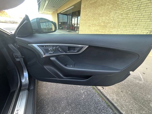 Used 2018 Jaguar F-TYPE Coupe image 11