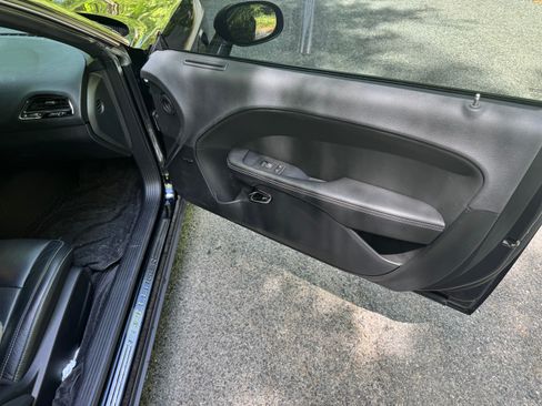 Used 2016 Dodge Challenger SRT Hellcat image 8