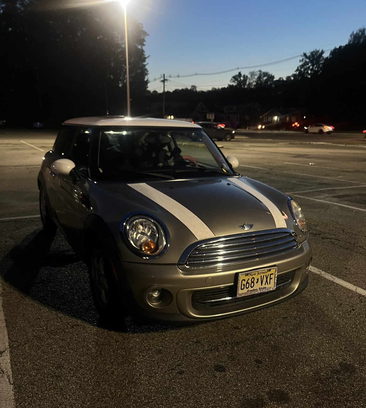 Used 2011 MINI Cooper Hardtop FWD image 1