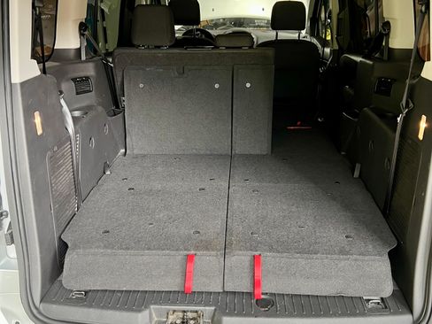 Used 2018 Ford Transit Connect XLT FWD image 11