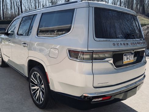Used 2022 Jeep Grand Wagoneer Series III w/ HD Trailer Tow Package image 6