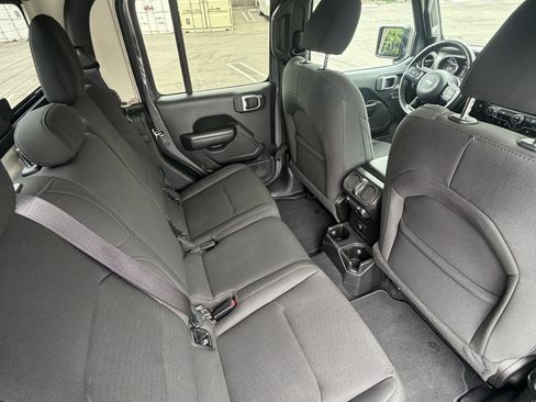Used 2020 Jeep Gladiator Sport w/ Quick Order Package 24S AWD/4WD image 9