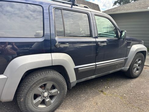Used 2011 Jeep Liberty Renegade w/ Premium Group image 5