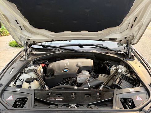 Used 2012 BMW 528i xDrive Sedan AWD/4WD image 20