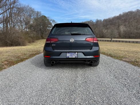 Used 2018 Volkswagen GTI SE image 16